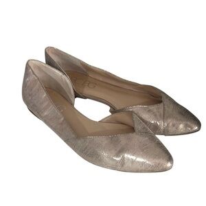 BCBG Annya Women’s Gold Pointed Toe Flats Size 10